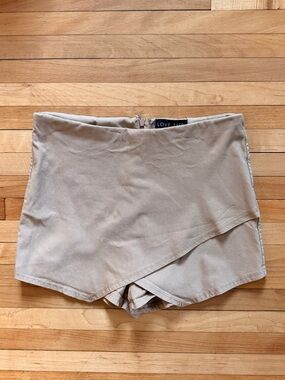 Love Tree Neutral Taupe Skort